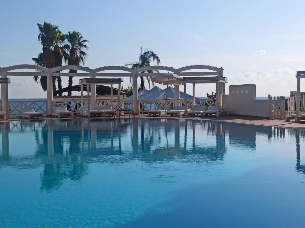 Hotel Residence La Corvetta Monopoli Exterior photo