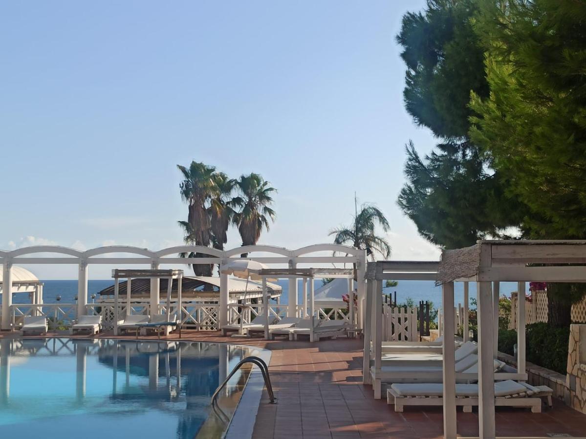 Hotel Residence La Corvetta Monopoli Exterior photo